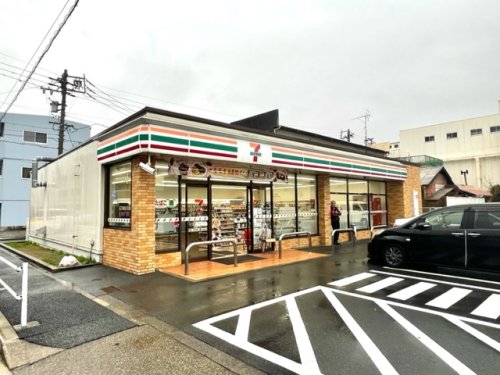コンビニ　セブンイレブン 名古屋豊田3丁目店（コンビニ）まで261m
