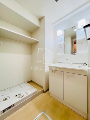 洗面設備　同マンション別部屋：参考写真