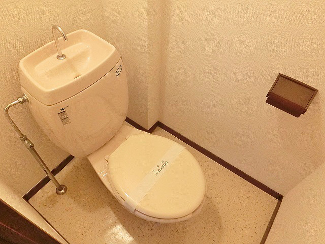 トイレ　シンプルなトイレスペース。独立です。