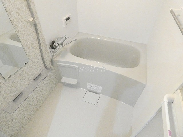 バス・シャワールーム　浴室乾燥機付きのお風呂