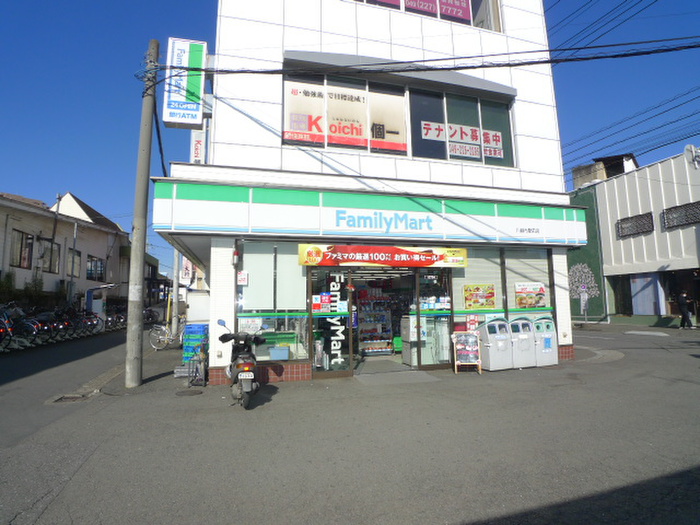 コンビニ　ファミリーマート川越市駅前店（コンビニ）まで220m