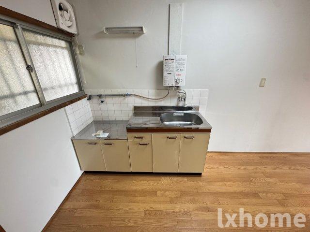 キッチン　コンパクトなキッチンで掃除もラクラク