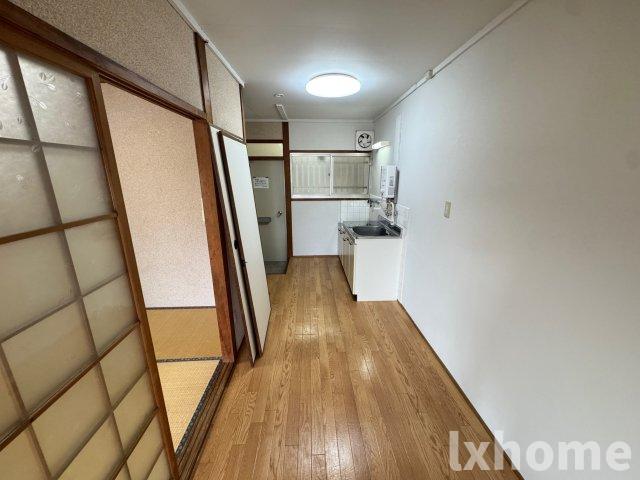 居室・リビング　こちらの居間で趣味の時間をお楽しみください