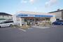 コンビニ　ローソン松山南吉田町店（コンビニ）まで736m