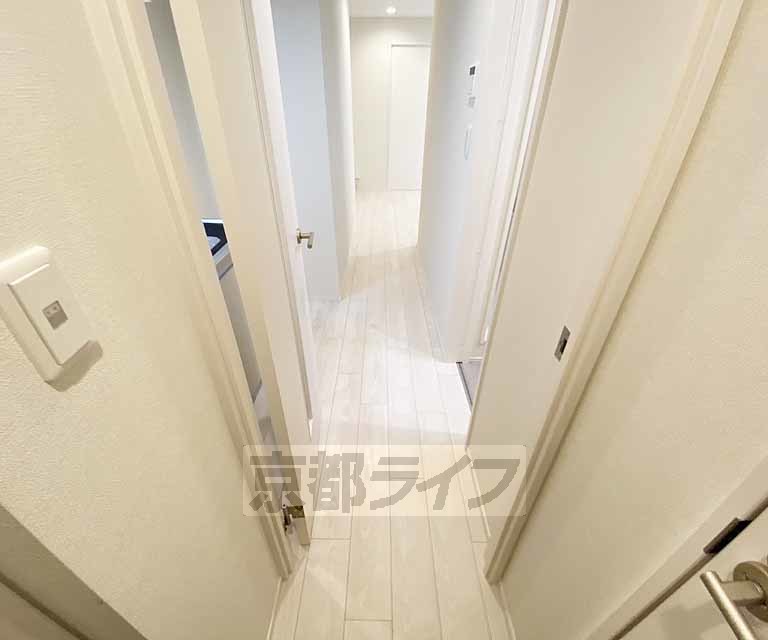 その他部屋・スペース　明るい廊下です