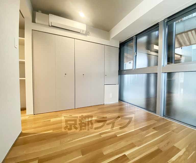 居室・リビング　コンビニ、スーパー、銀行等周辺施設充実