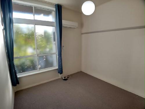 居室・リビング　１階フリーリング　２階絨毯