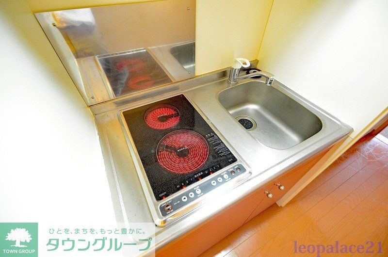 キッチン　同タイプ部屋の写真となり設備等は現況と異なる場合があります