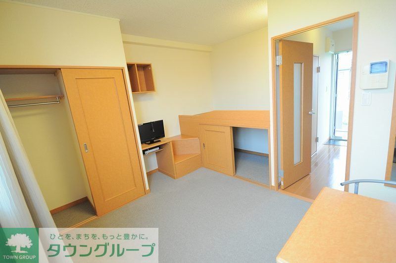 居室・リビング　同タイプ部屋の写真となり設備等は現況と異なる場合があります