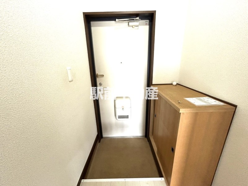 玄関　靴箱付いてます！！