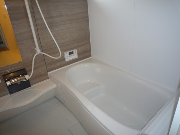 バス・シャワールーム　落ち着いた空間のお風呂です
