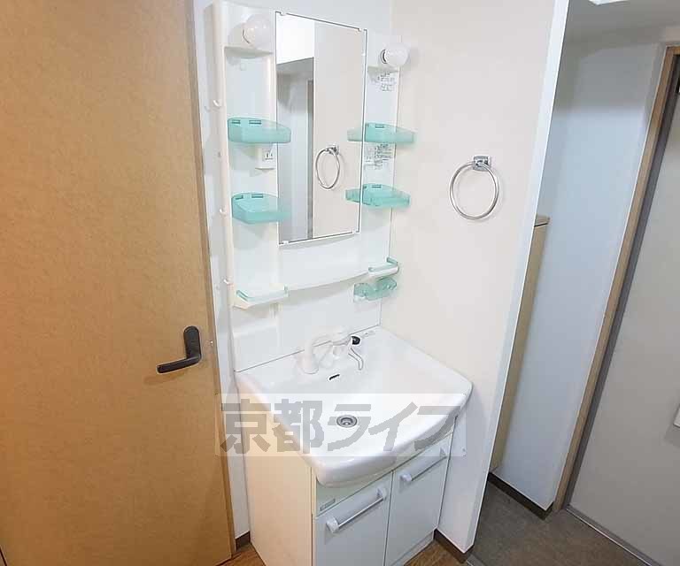 洗面設備　便利なシャンプードレッサー。