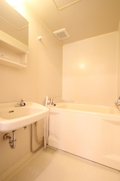 バス・シャワールーム　同型イメージ