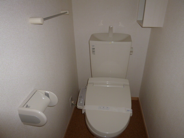 トイレ　温水洗浄便座