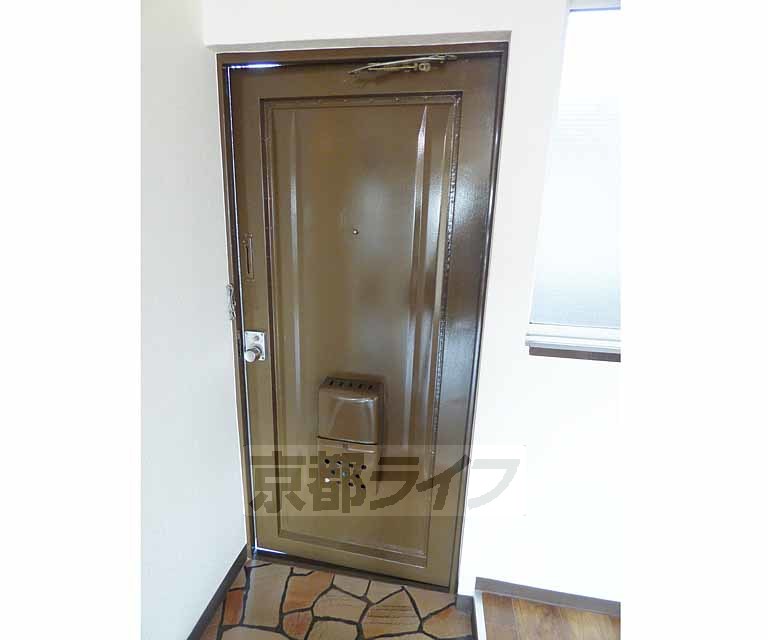 その他設備　しっかりとしたドア。