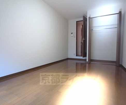 居室・リビング　大きな収納付き