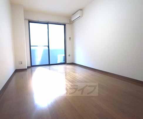 居室・リビング　広々室内