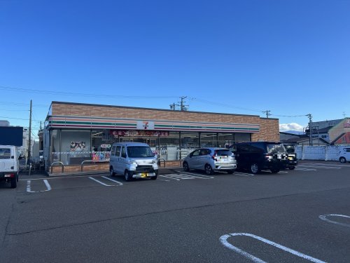 コンビニ　セブンイレブン 上越北城店（コンビニ）まで655m