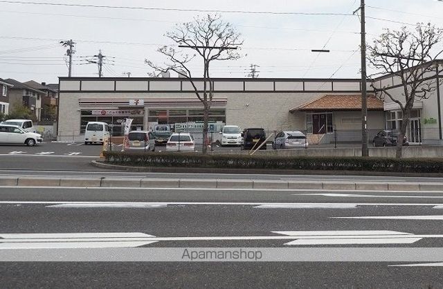 コンビニ　セブンイレブン（コンビニ）まで400m