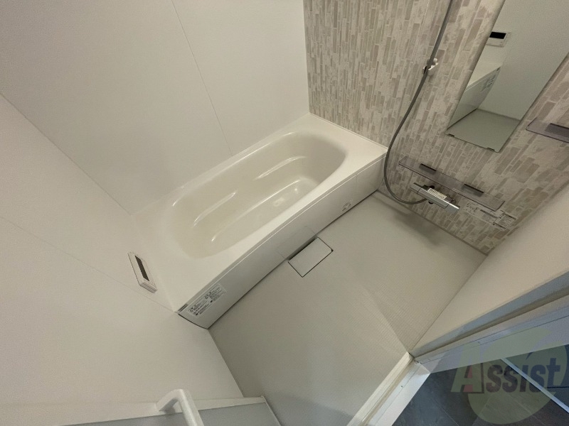 バス・シャワールーム　お風呂になります。一日の疲れを癒してくださいね。