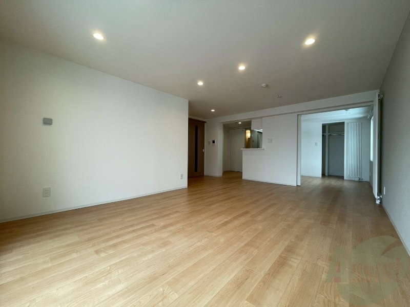 居室・リビング　広々としたリビングですね。使い勝手がよさそうですね！