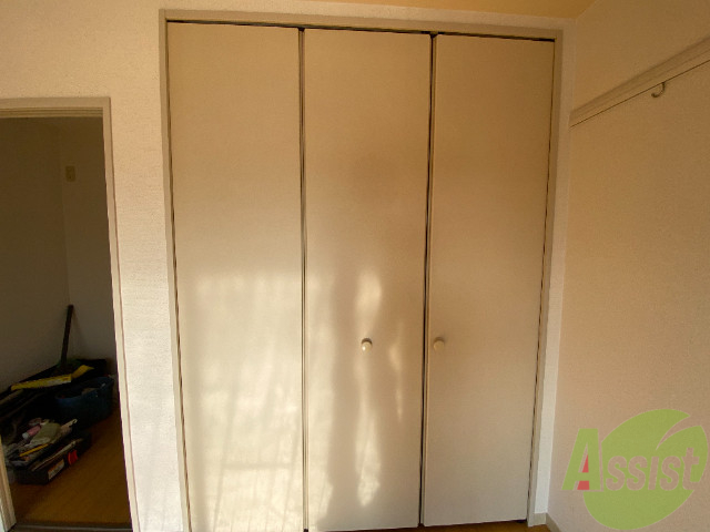 収納　収納はこちらのクローゼットをお使いください。