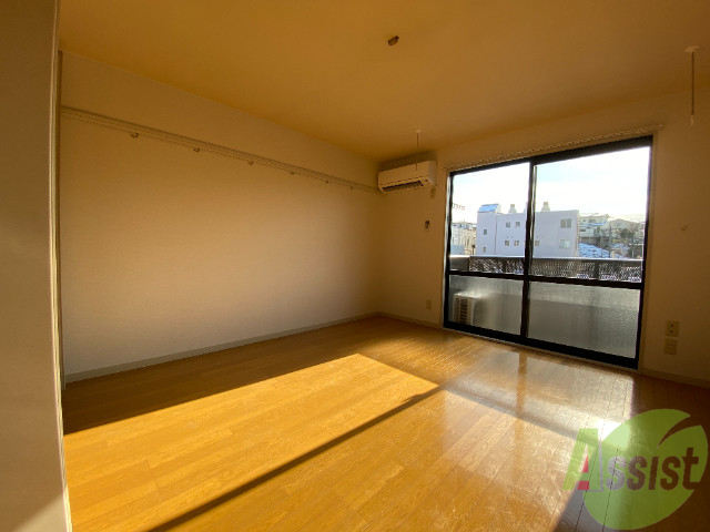 居室・リビング　８帖のリビングです。広々としていますね。