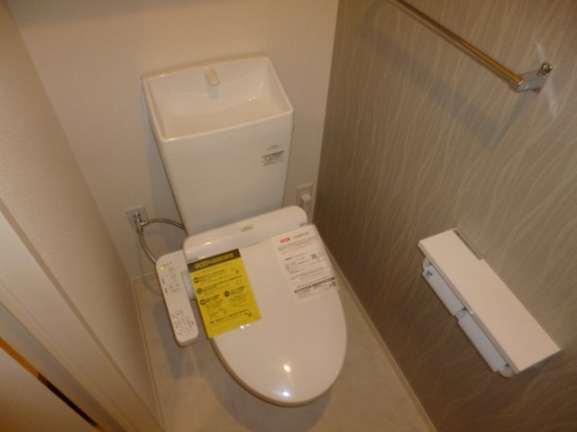 トイレ　シャワー付きトイレ