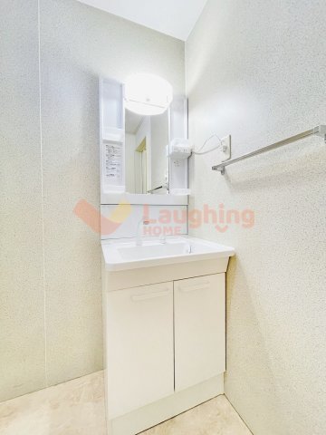 洗面設備　独立洗面台、朝の身支度には欠かせません