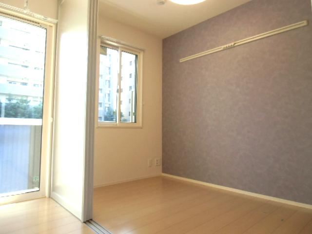 居室・リビング　３畳の洋間は寝室に丁度いいです