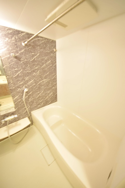 バス・シャワールーム　～一日の疲れを流しましょうっ～