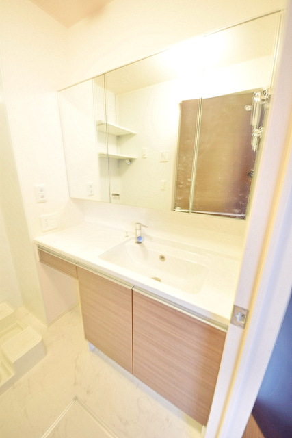 洗面設備　～朝の忙しい時にも頼もしい味方っ～