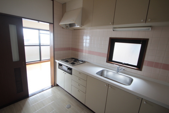 キッチン　※別部屋の写真です