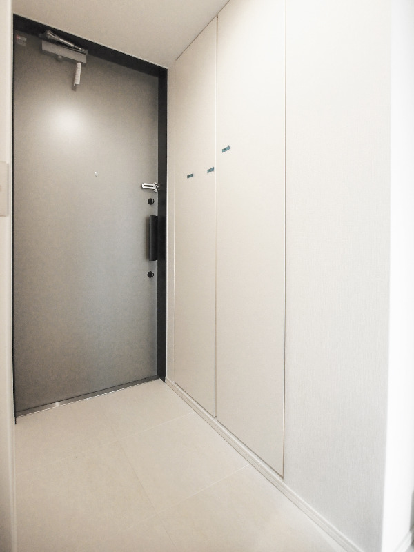 玄関　シューズボックス付き玄関※同タイプ参考写真