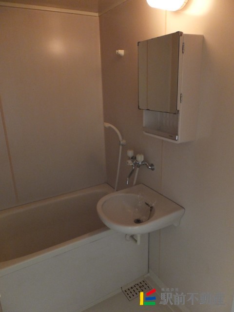 バス・シャワールーム　洗面付き浴室