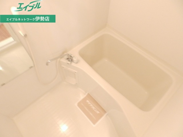 バス・シャワールーム　別部屋同型タイプ写真です。