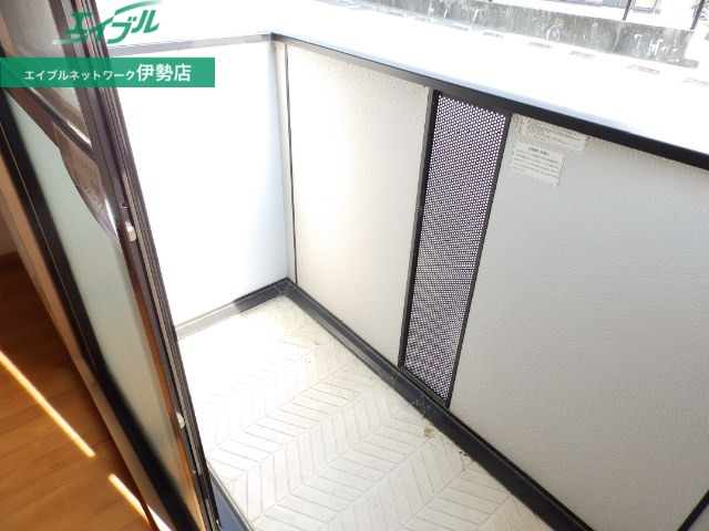 バルコニー　別部屋同型タイプ写真です。