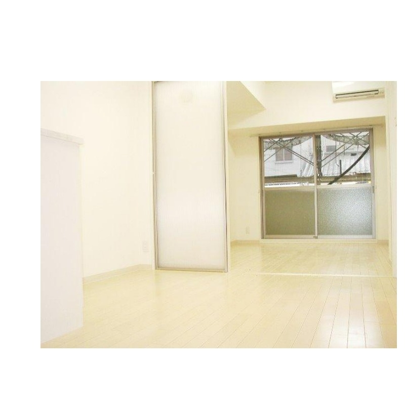 居室・リビング　２部屋続きです。