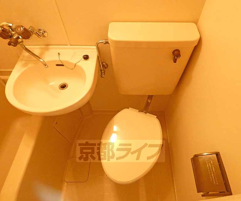 トイレ　ユニットトイレです。