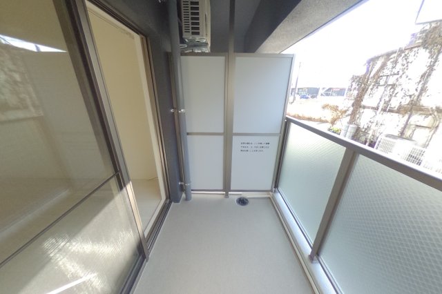 バルコニー　2021年1月撮影　現況が相違する場合は現況を優先致します。