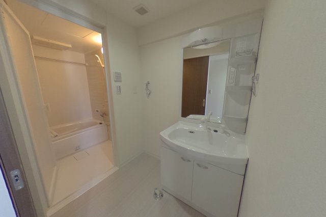 洗面設備　2021年1月撮影　現況が相違する場合は現況を優先致します。