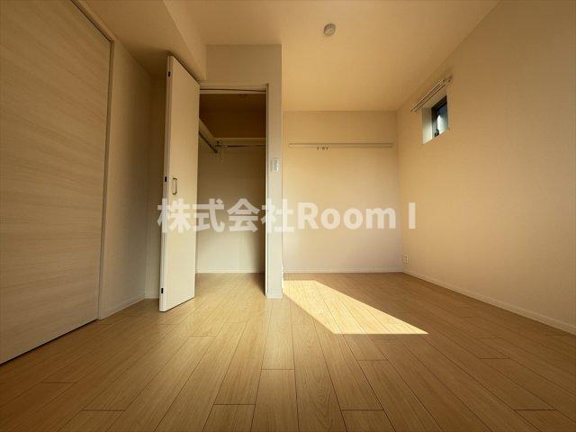 居室・リビング　個人の部屋や寝室として使える洋室です