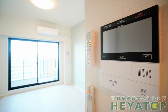 セキュリティ　モニター付きドアホンで安心確認