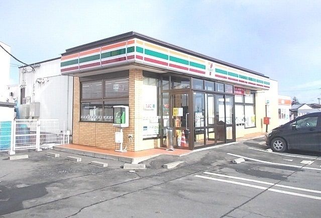 コンビニ　セブンイレブン涌谷バイパス店（コンビニ）まで400m
