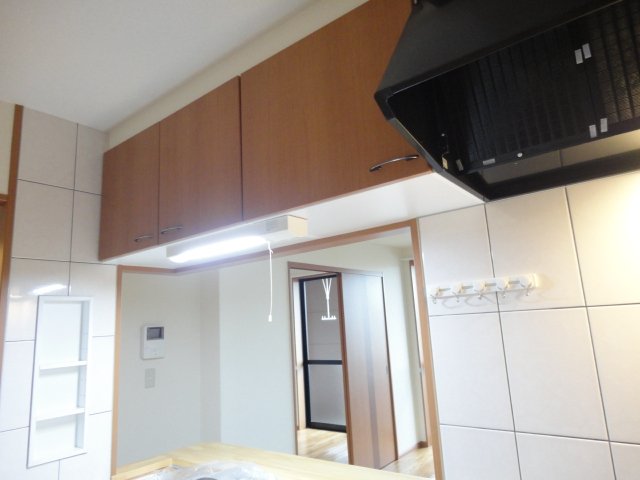 キッチン　キッチンの上側棚