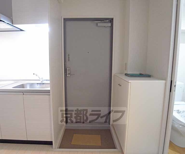 玄関　シューズＢＯＸついてます。