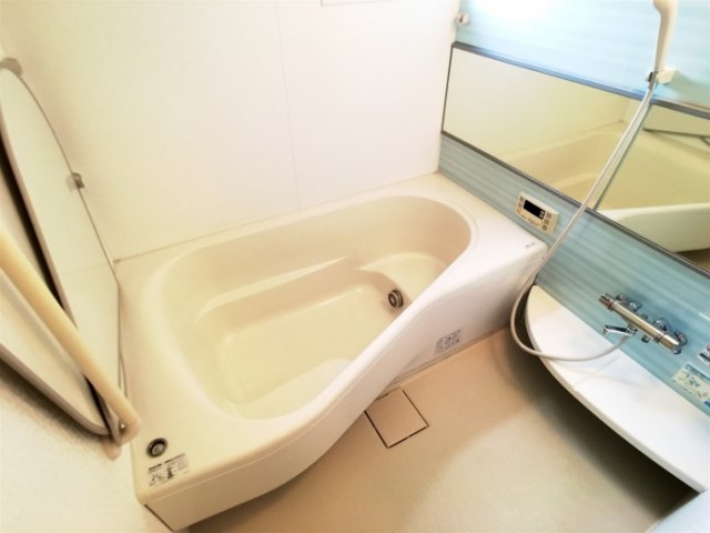 バス・シャワールーム　お風呂で日々の疲れを落としましょう