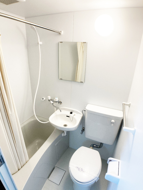 バス・シャワールーム　※補修前の参考画像の為、設備等は現況優先。