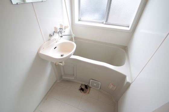 バス・シャワールーム　※別部屋の写真です