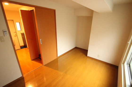 居室・リビング　※別号室の写真です。